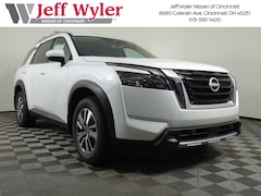 2025 Nissan Pathfinder SL SUV