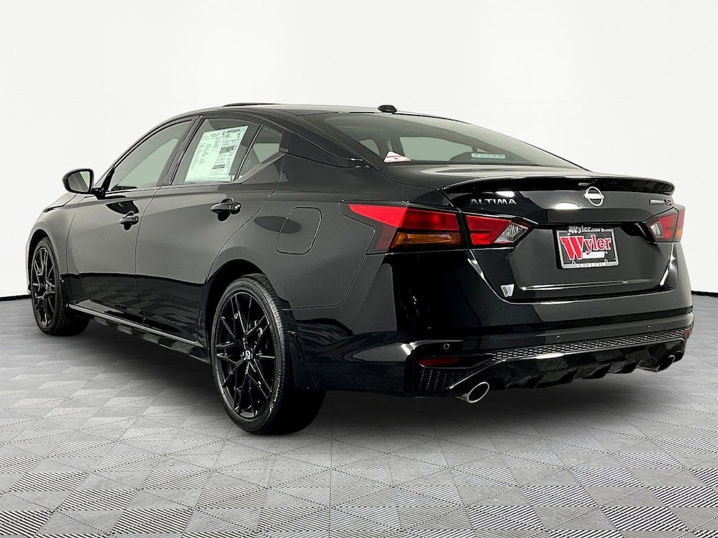 New 2026 Nissan Altima SR Sedan