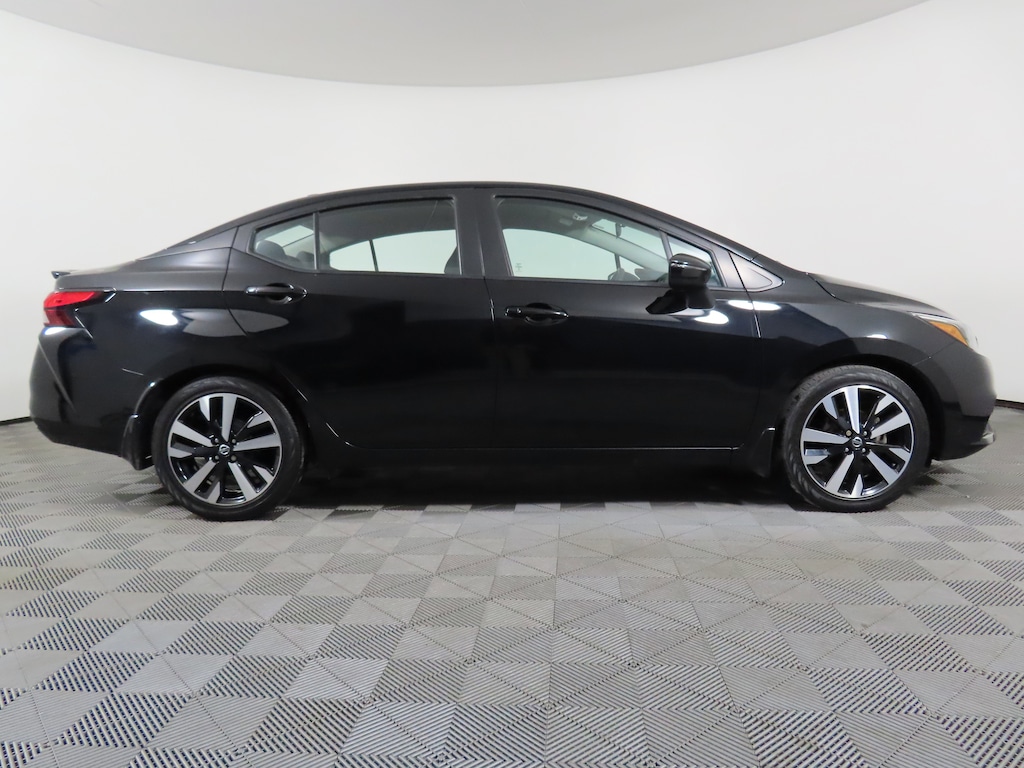 Certified 2022 Nissan Versa 1.6 SR Sedan
