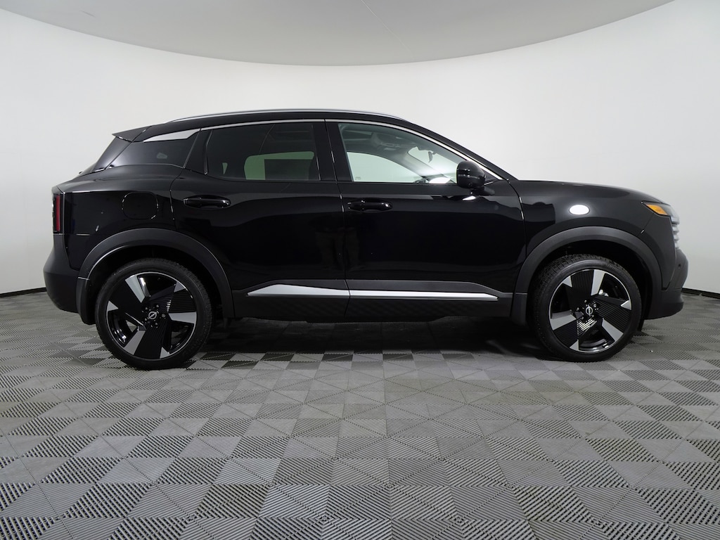 New 2026 Nissan Kicks SR SUV