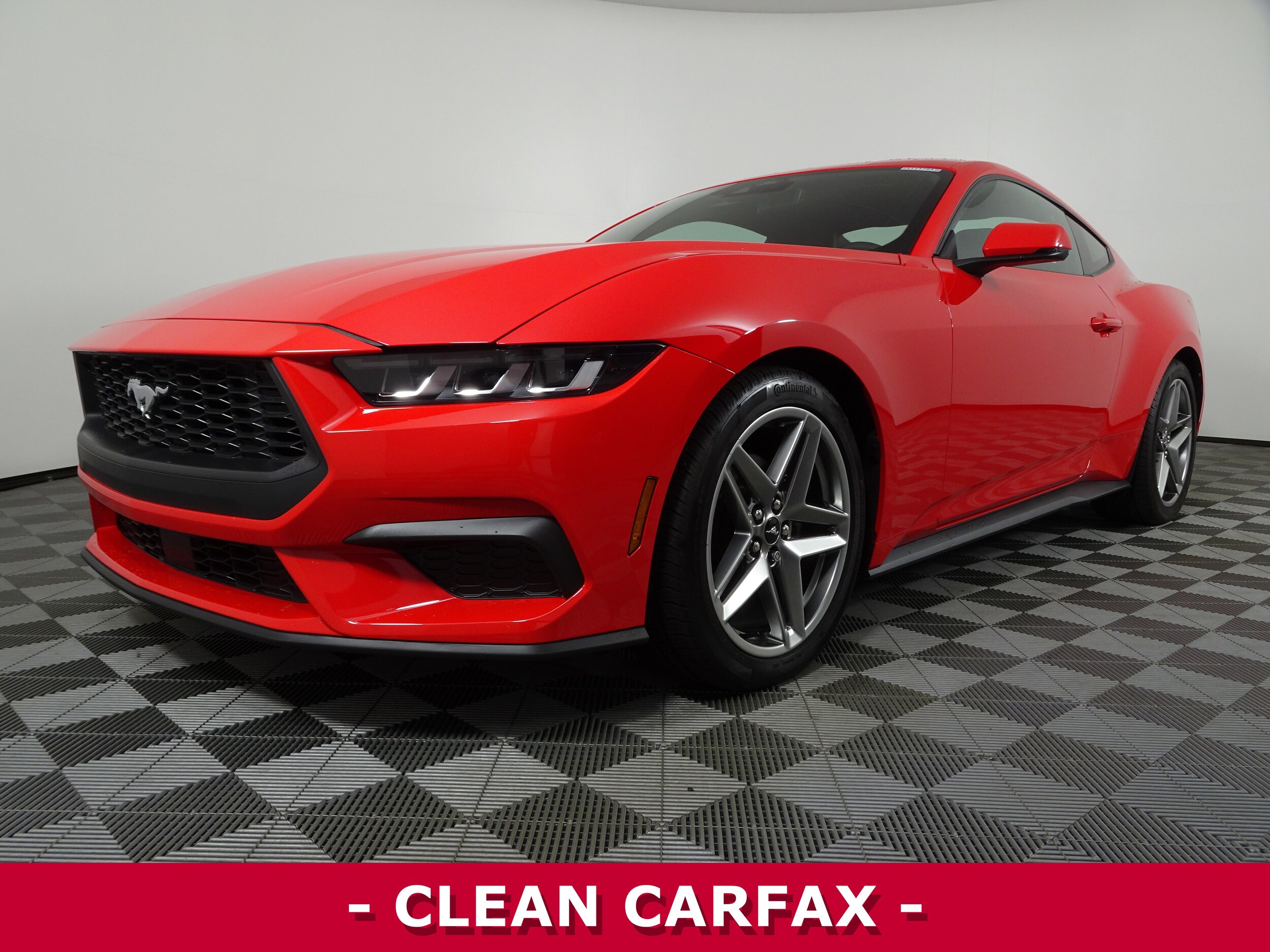 2024 Ford Mustang EcoBoost Premium photo 3
