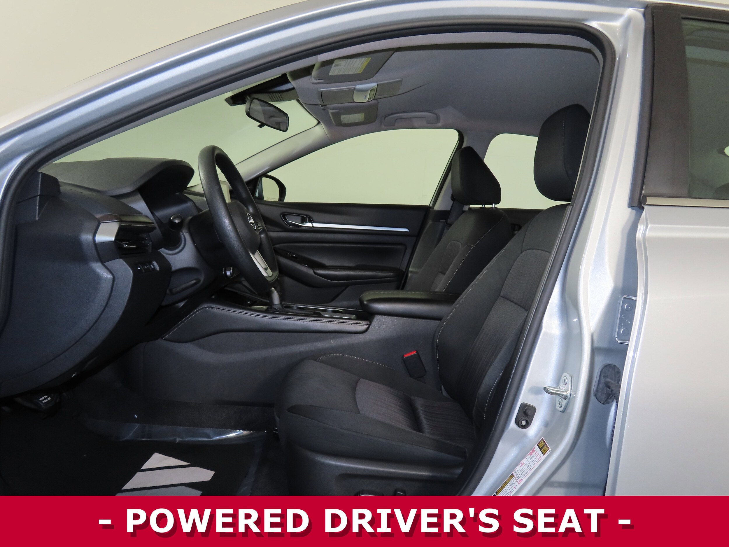 2023 Nissan Altima 2.5 SV photo 4