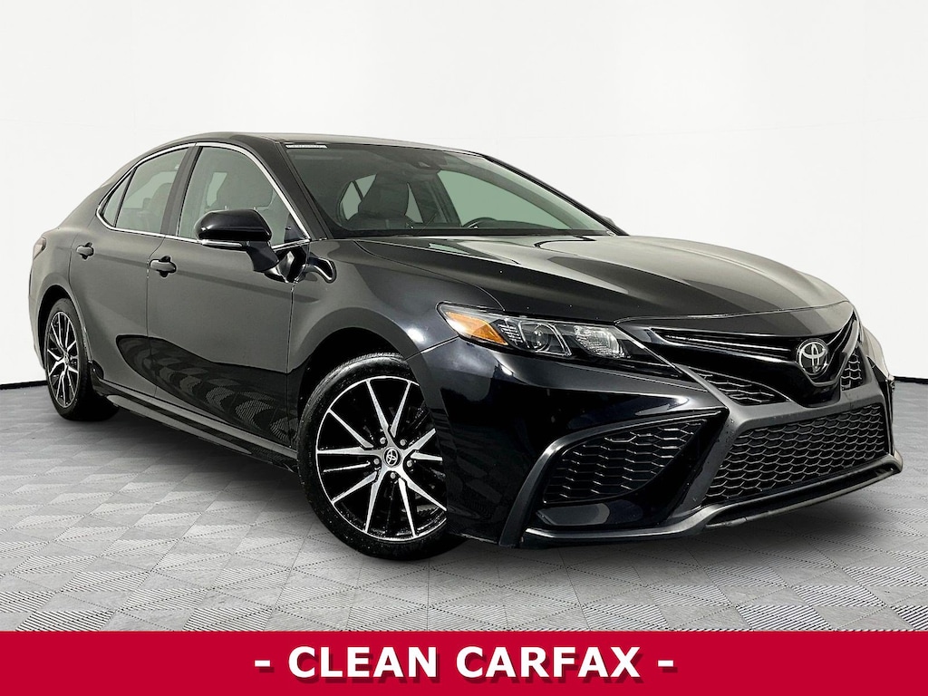Used 2024 Toyota Camry SE Sedan