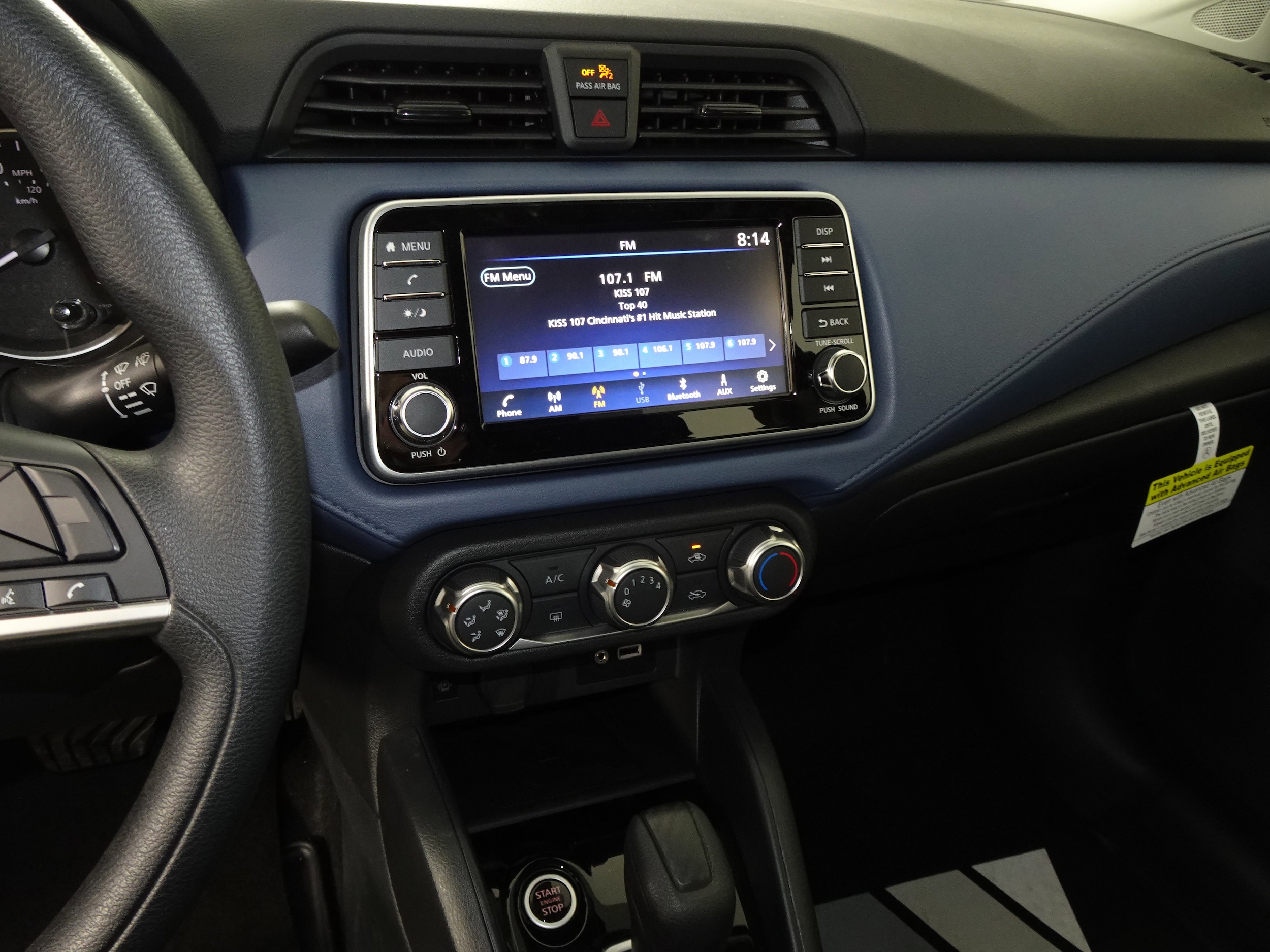 2025 Nissan Versa Sedan SV - Photo 9