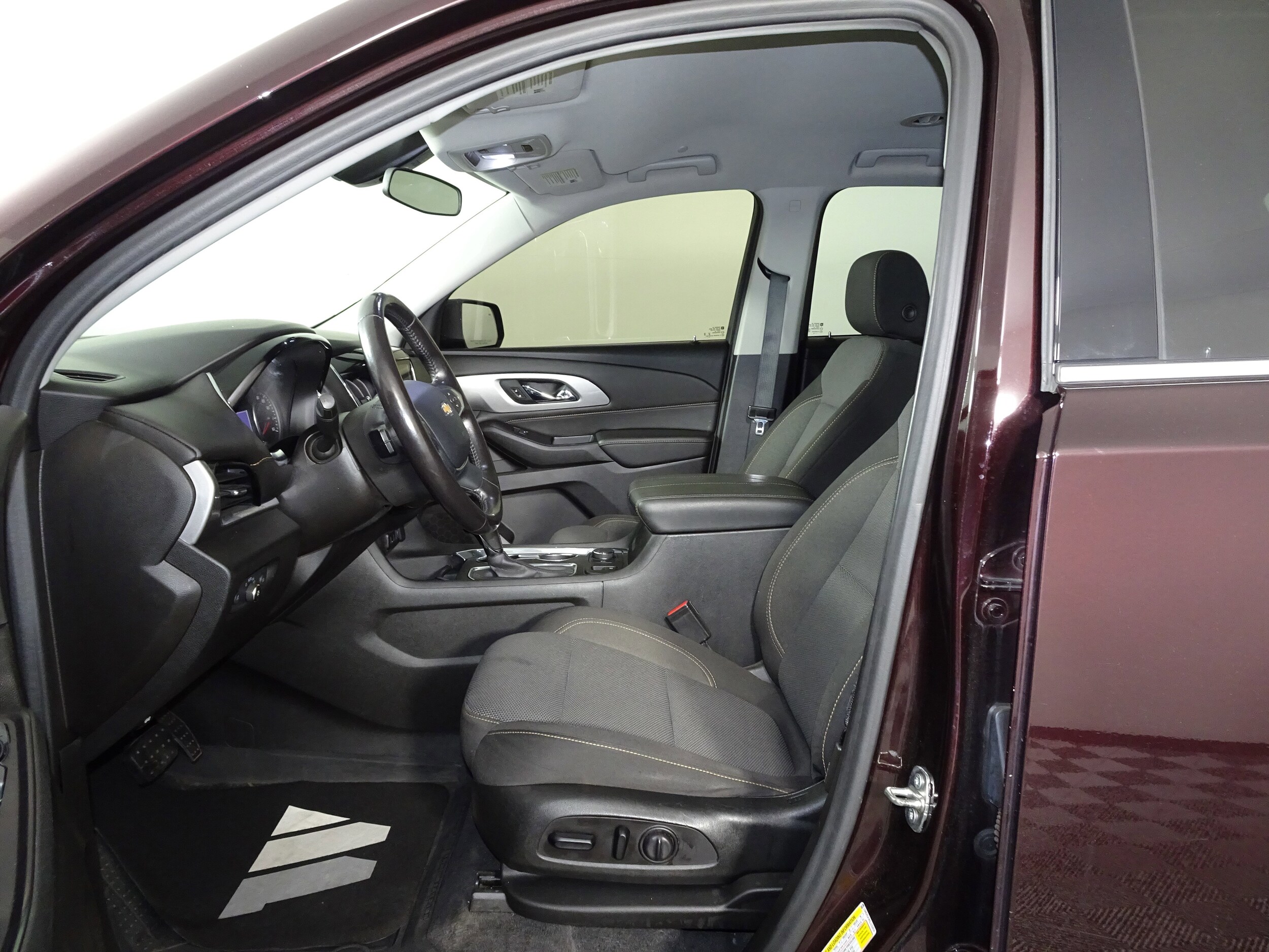2020 Chevrolet Traverse photo 3