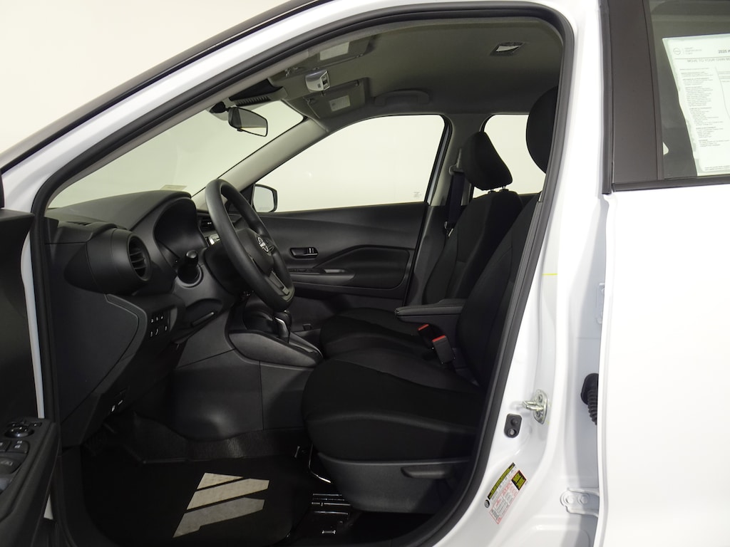 New 2025 Nissan Kicks Play S SUV