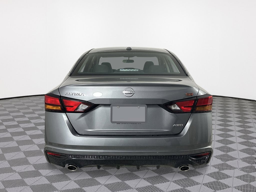New 2025 Nissan Altima SR Sedan