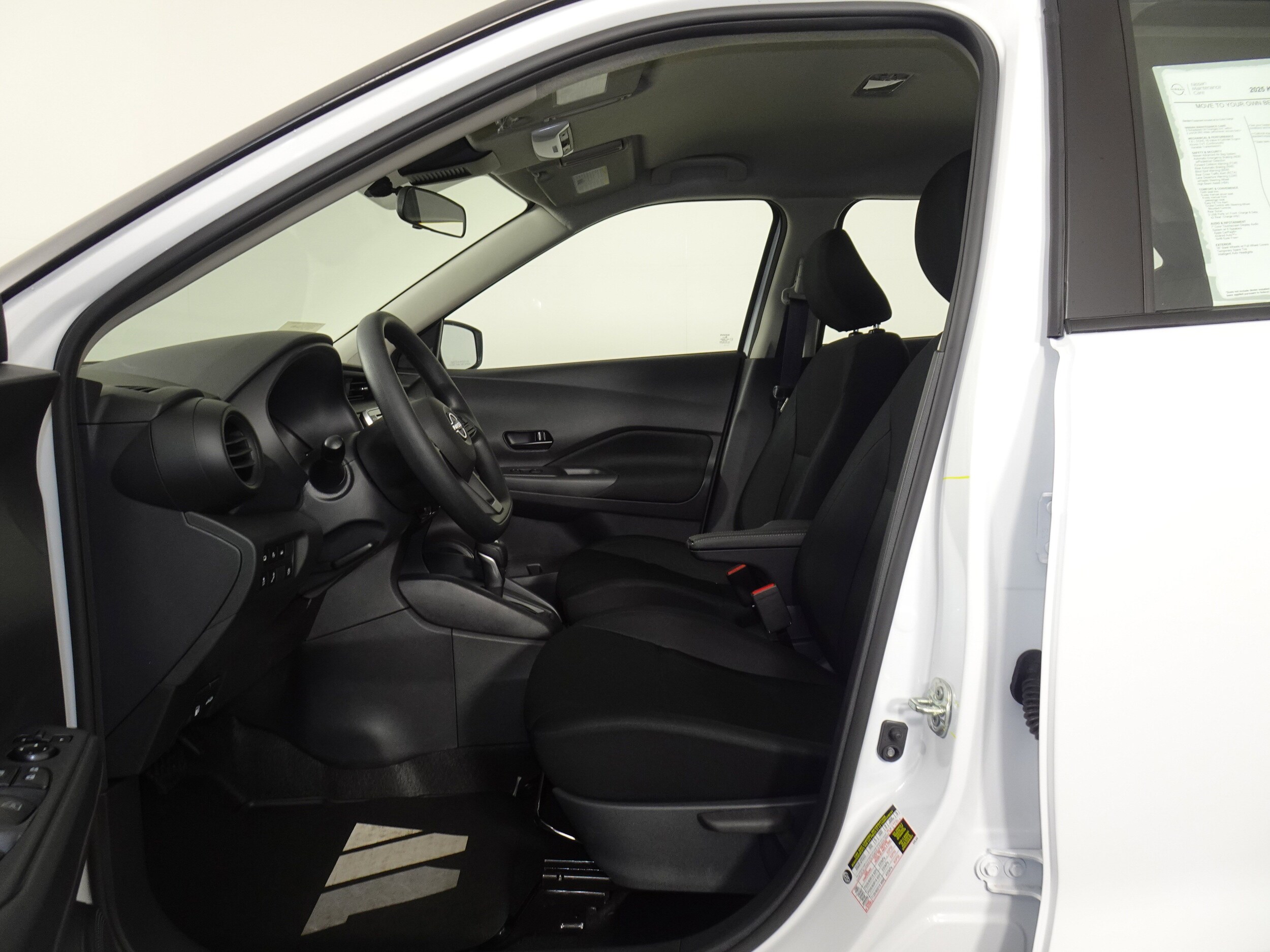 2025 Nissan Kicks Play S photo 4