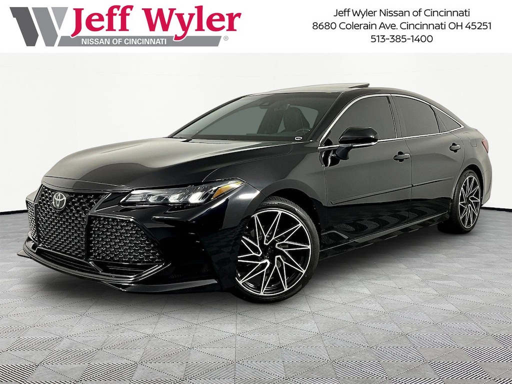 Used 2019 Toyota Avalon XSE Sedan