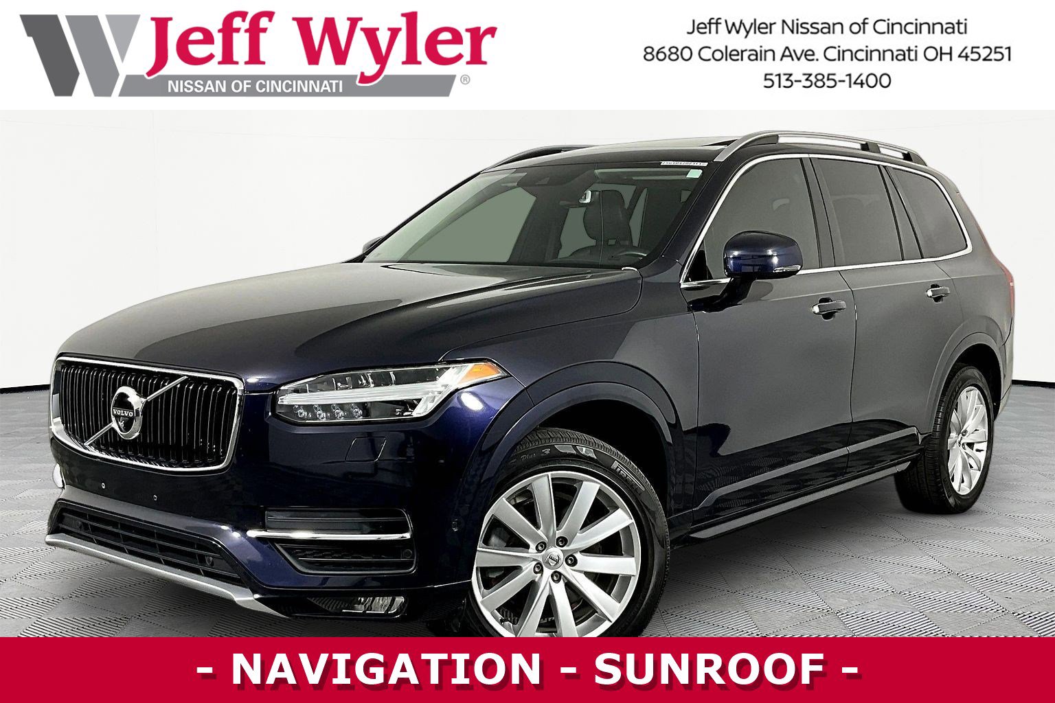2016 Volvo XC90 T6 AWD Momentum's photo