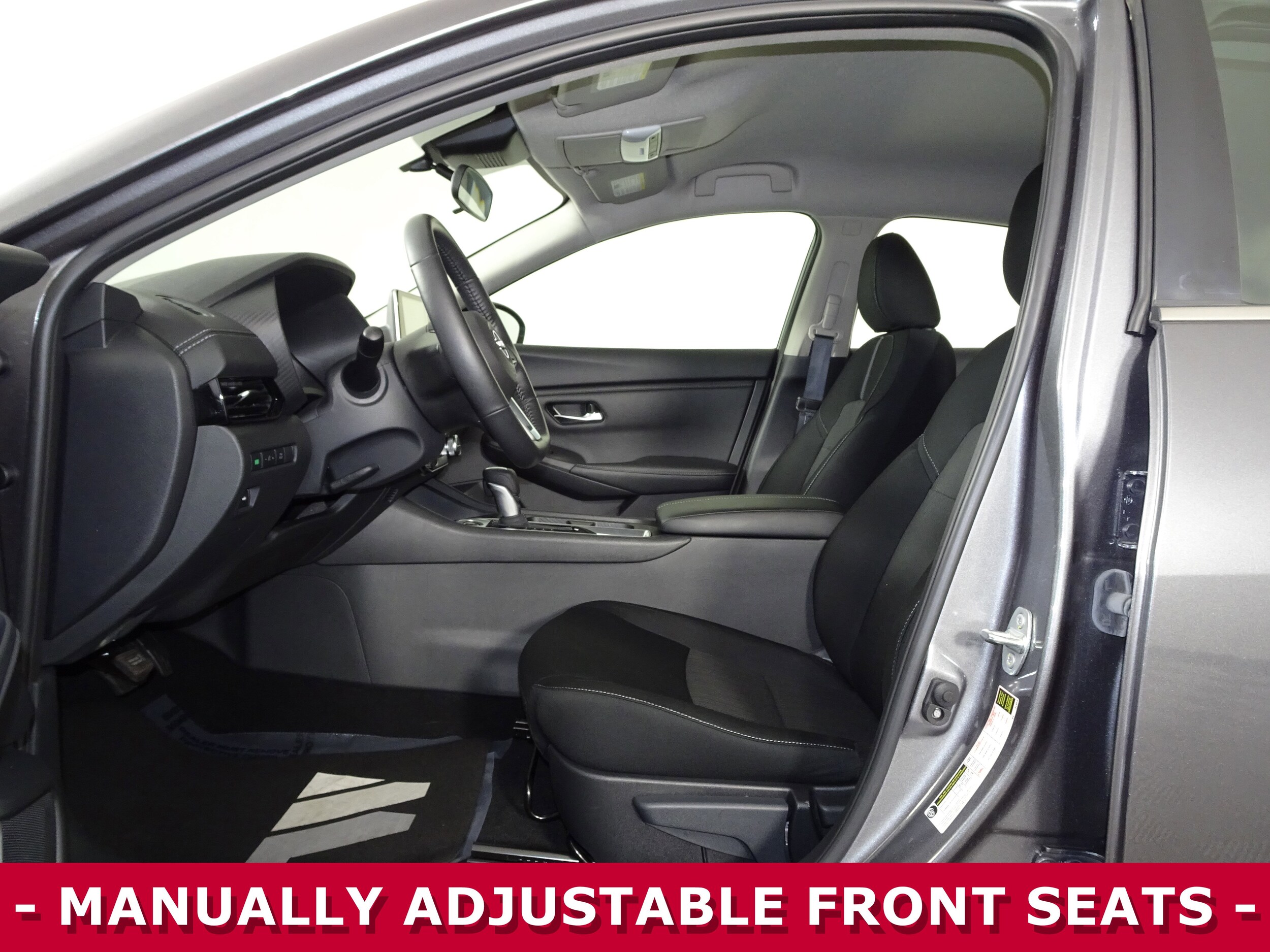 2025 Nissan Sentra SV photo 4