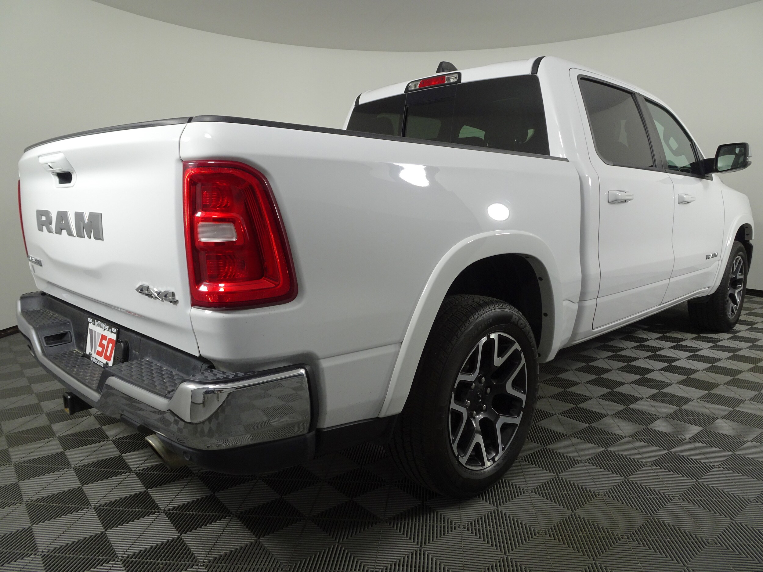 2025 Ram 1500 Laramie photo 2