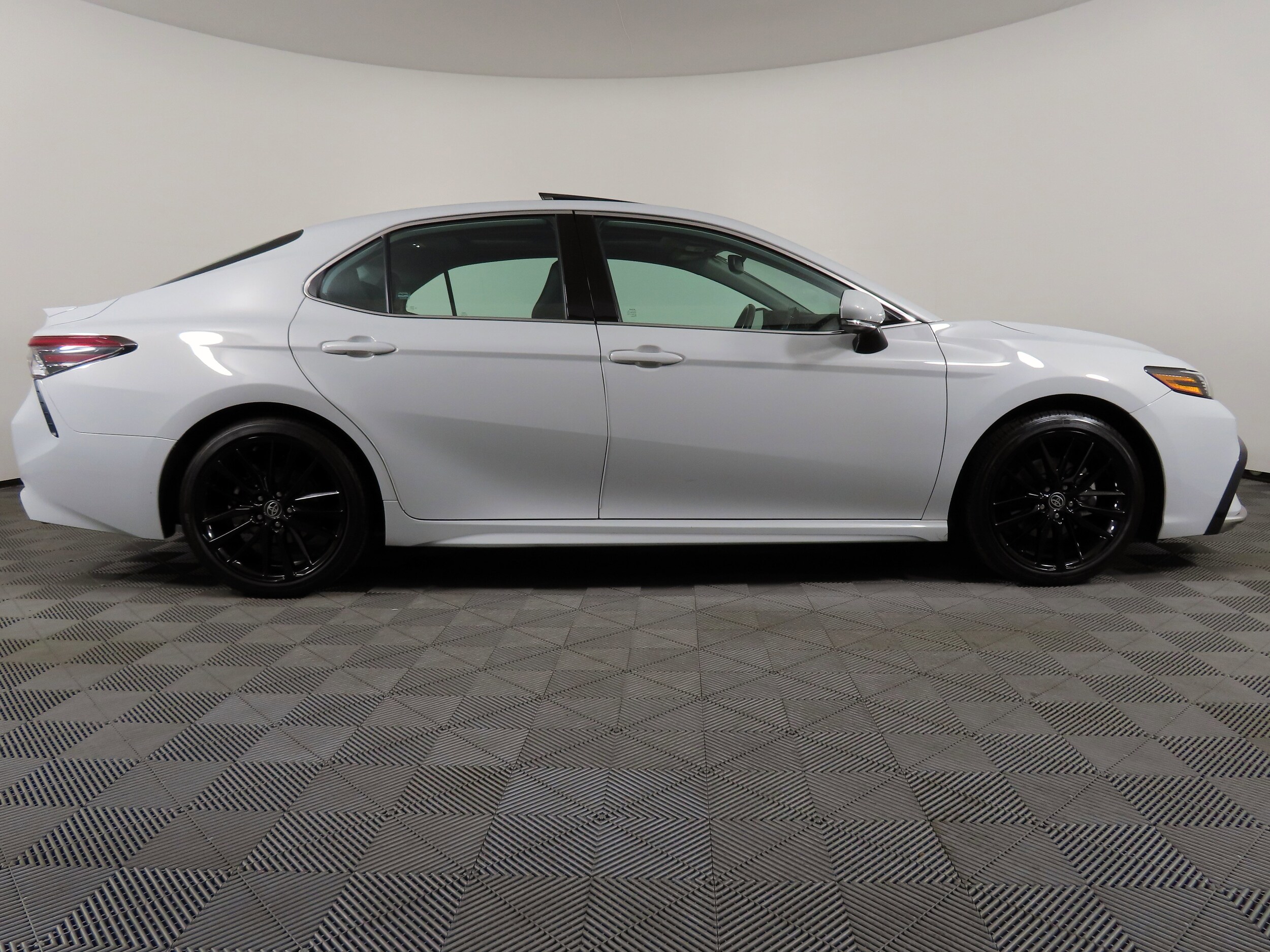 2023 Toyota Camry XSE photo 2