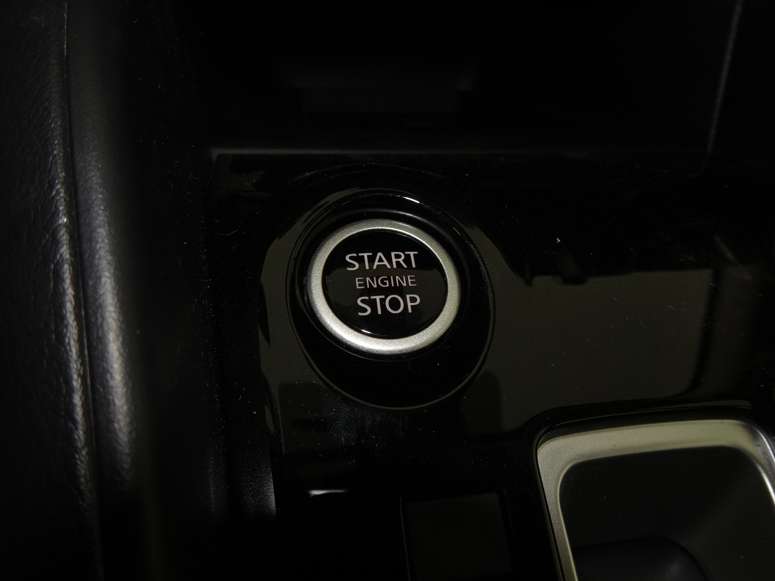 2025 Nissan Versa Sedan SV - Photo 26