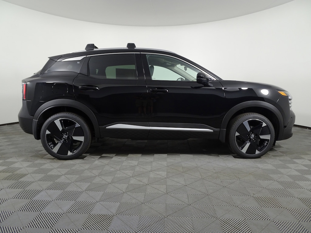 New 2026 Nissan Kicks SR SUV