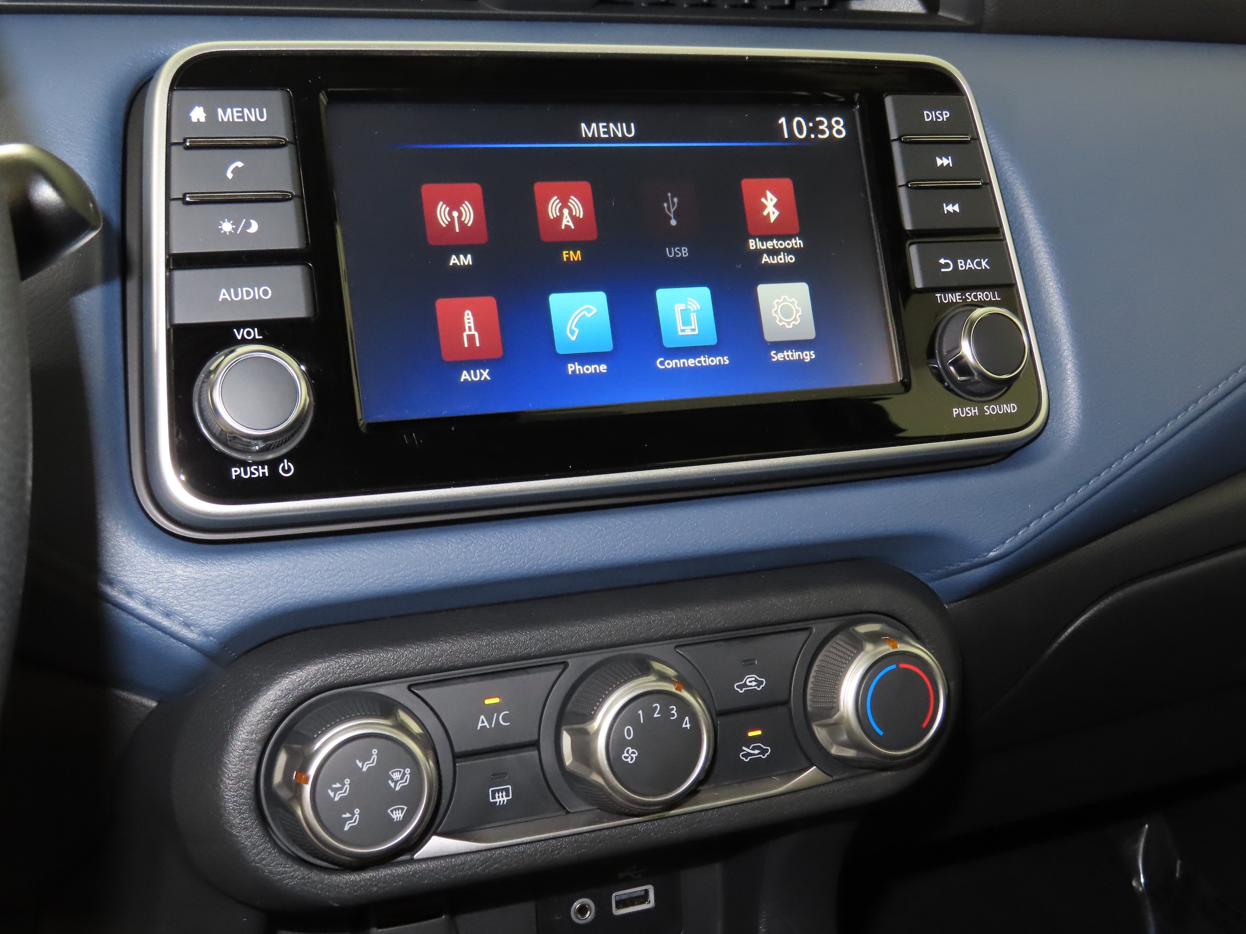 2025 Nissan Versa Sedan SV - Photo 23