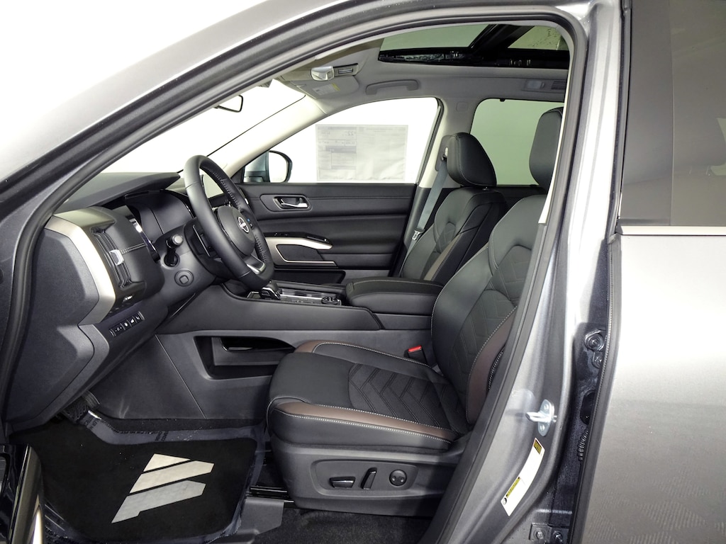 New 2025 Nissan Pathfinder Platinum SUV