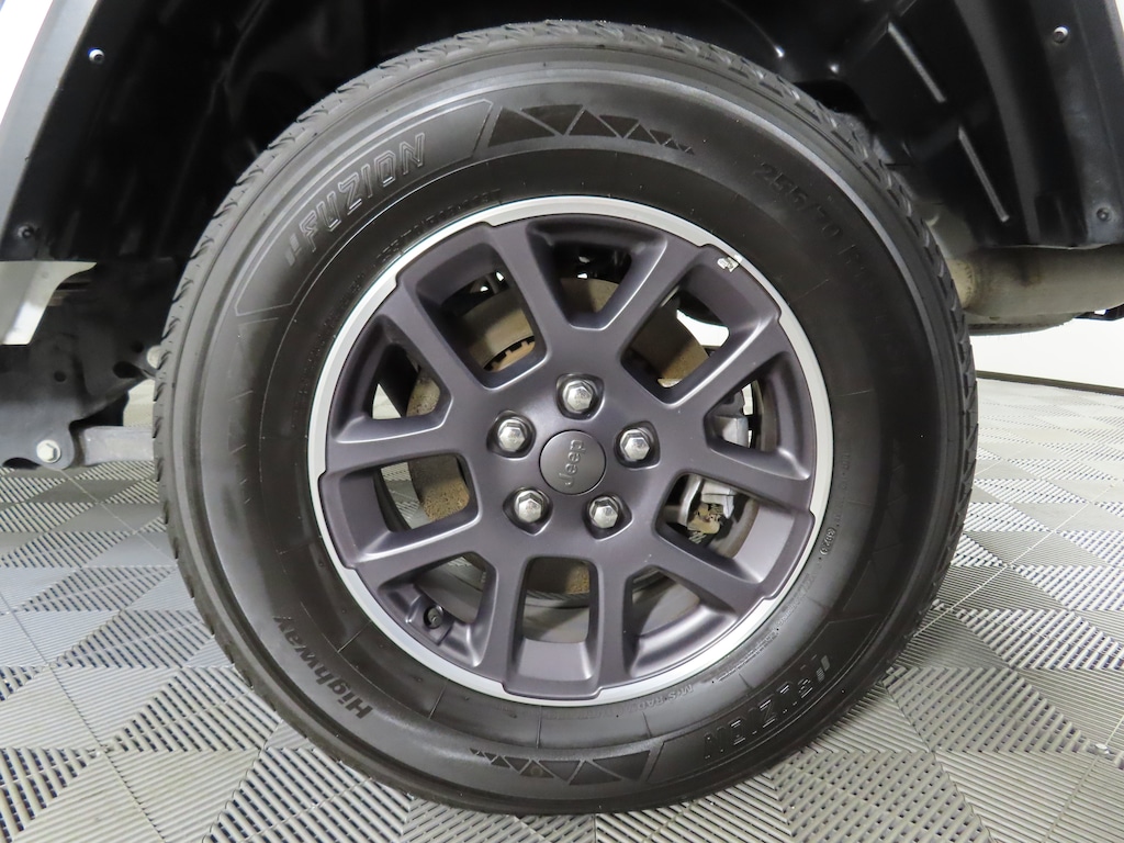 Used 2023 Jeep Gladiator Overland Truck