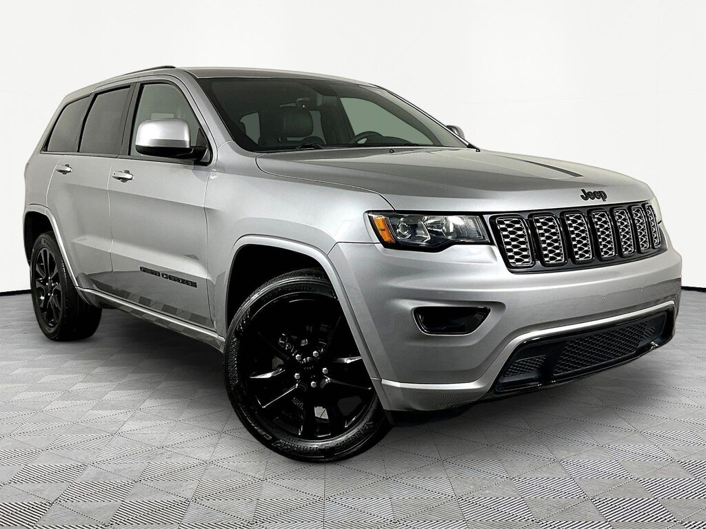 Used 2018 Jeep Grand Cherokee Altitude SUV