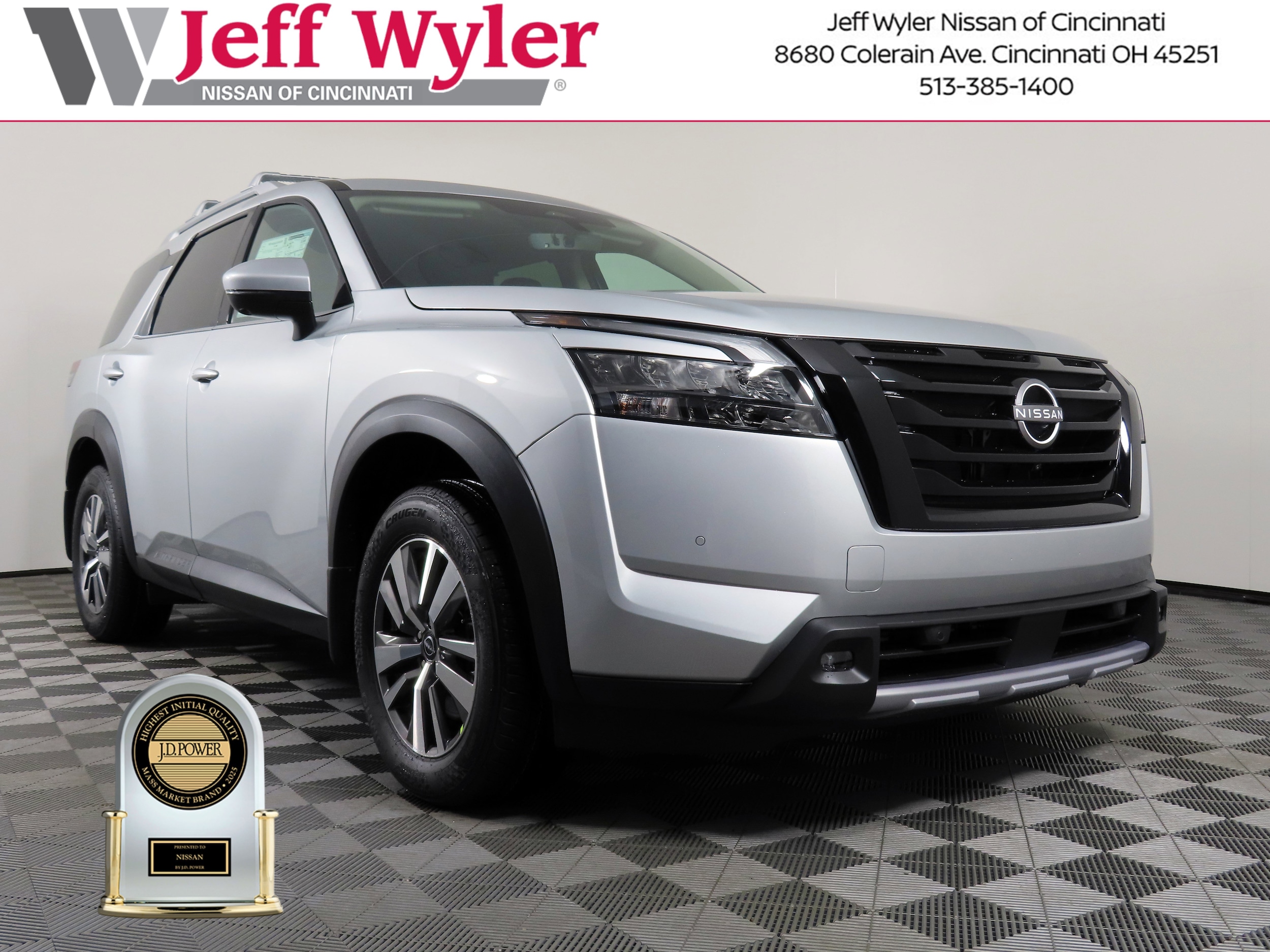 2025 Nissan Pathfinder SL's photo