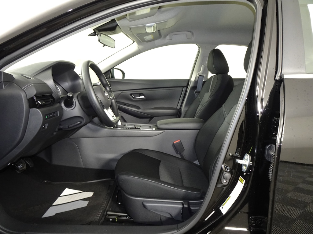 New 2025 Nissan Sentra SV Sedan