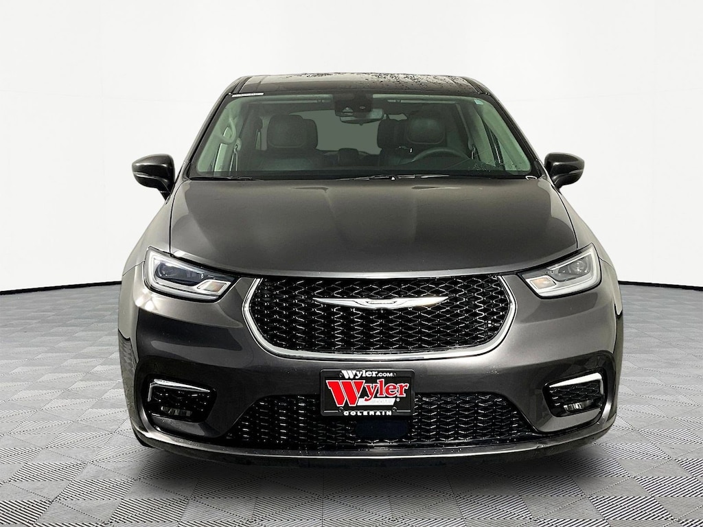 Used 2023 Chrysler Pacifica Touring L Minivan/Van