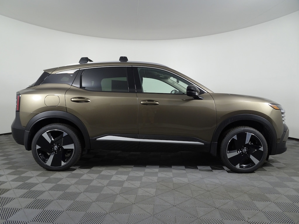 New 2026 Nissan Kicks SR SUV