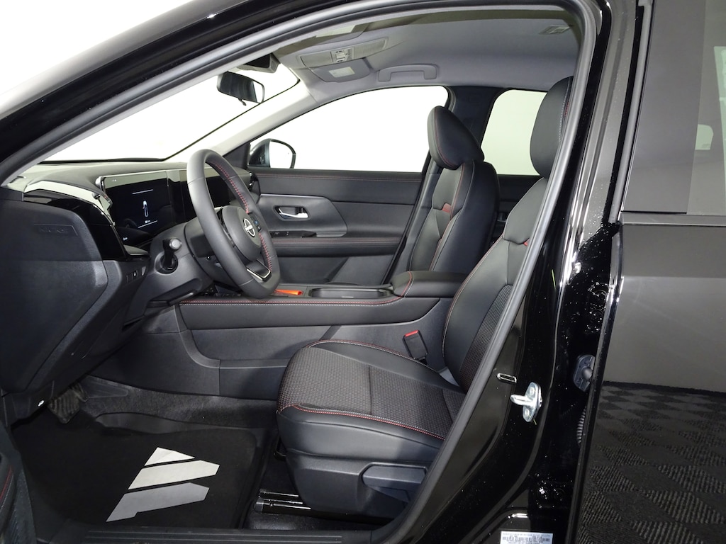 New 2026 Nissan Kicks SR SUV