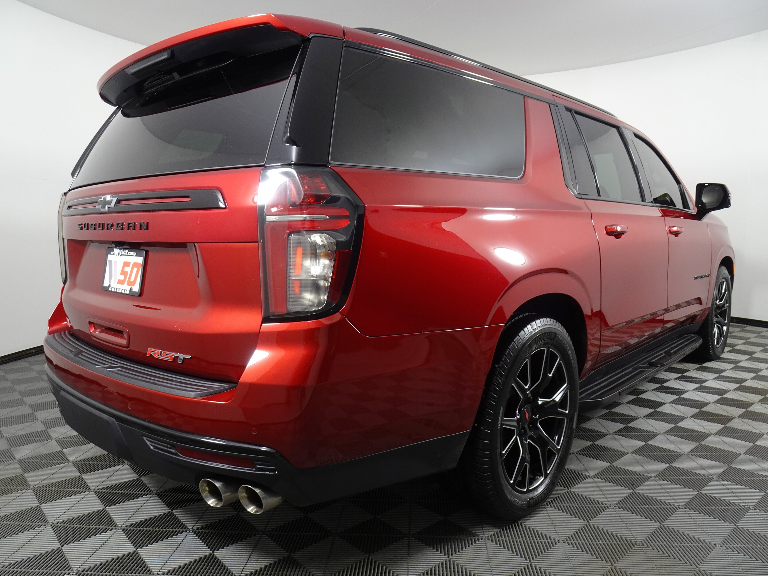2024 Chevrolet Suburban RST photo 2