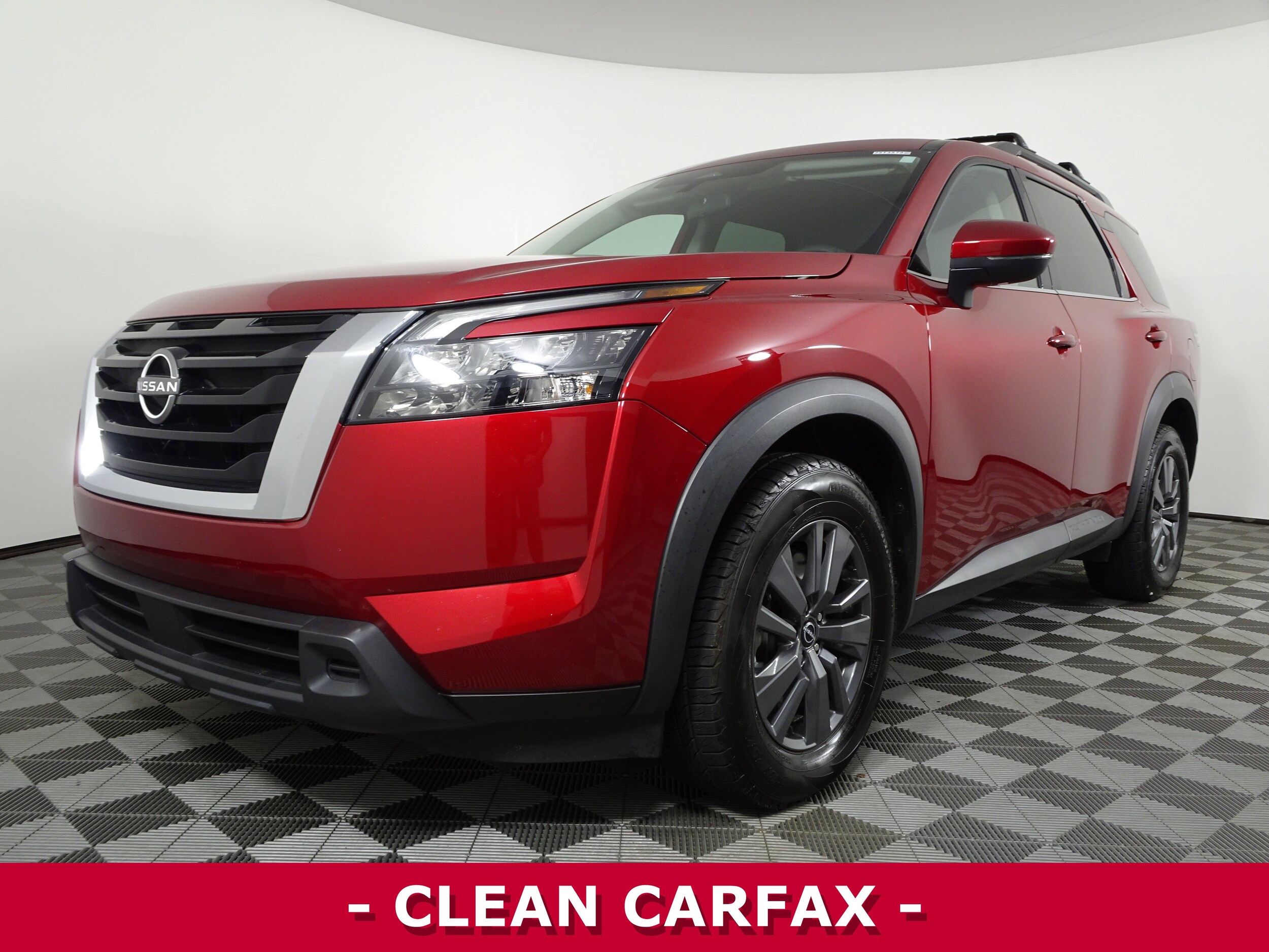 2023 Nissan Pathfinder SV photo 3