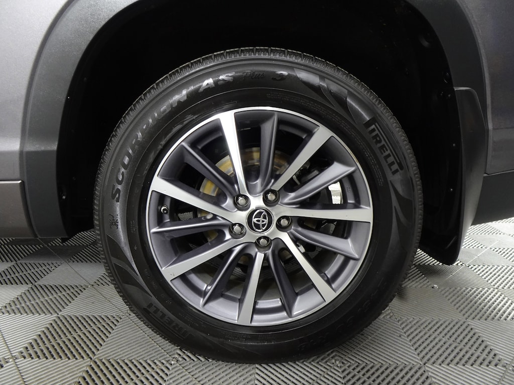 Used 2018 Toyota Highlander XLE SUV