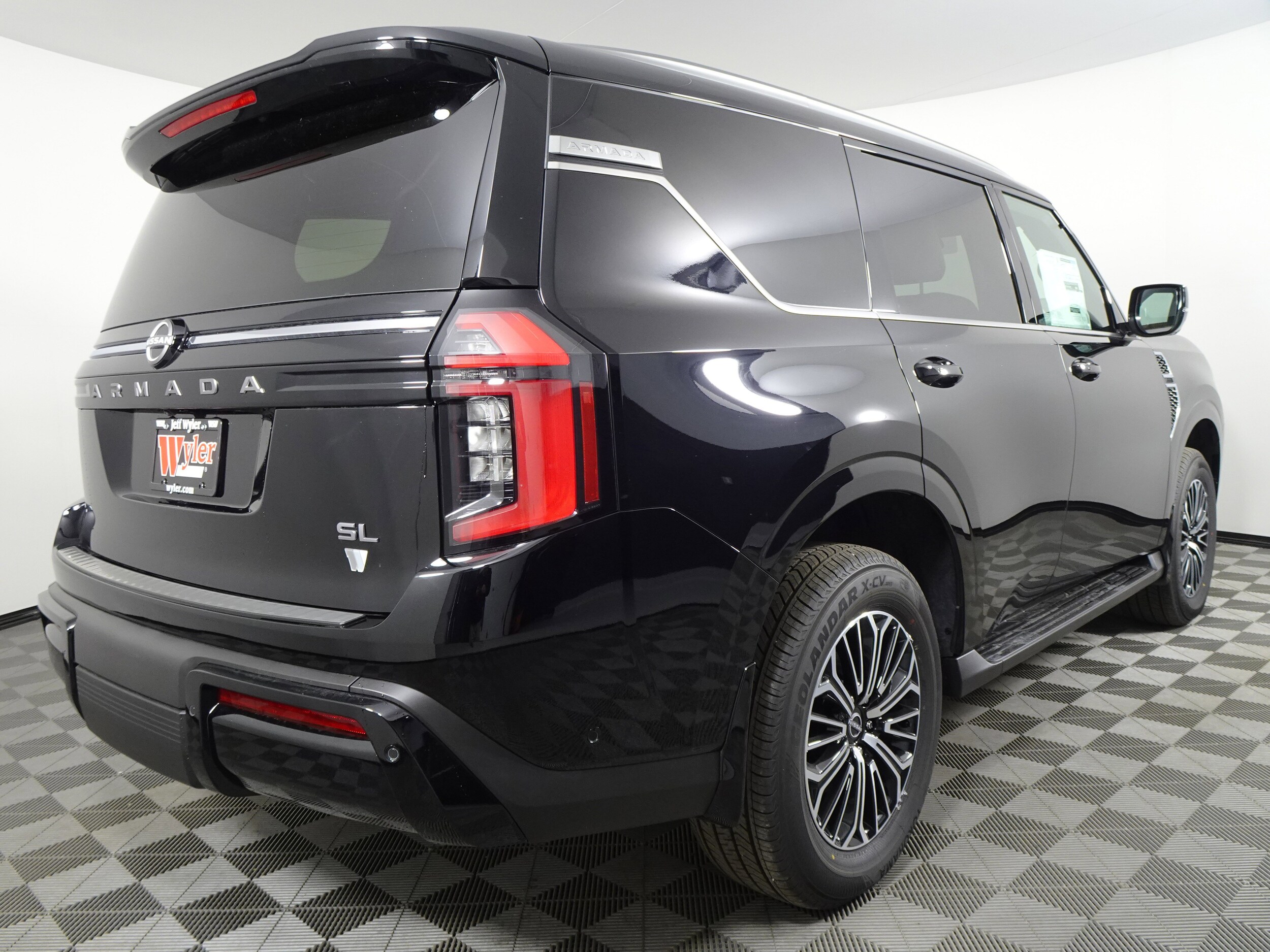 2025 Nissan Armada SL photo 3
