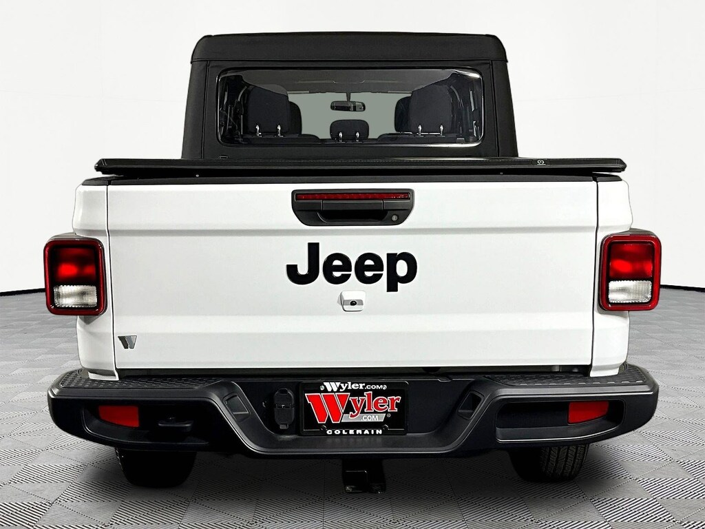 Used 2023 Jeep Gladiator Sport Truck