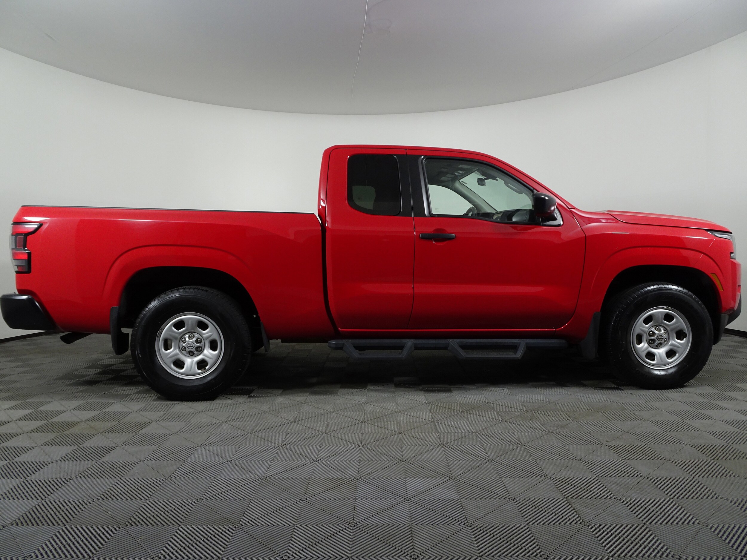 2022 Nissan Frontier S photo 2