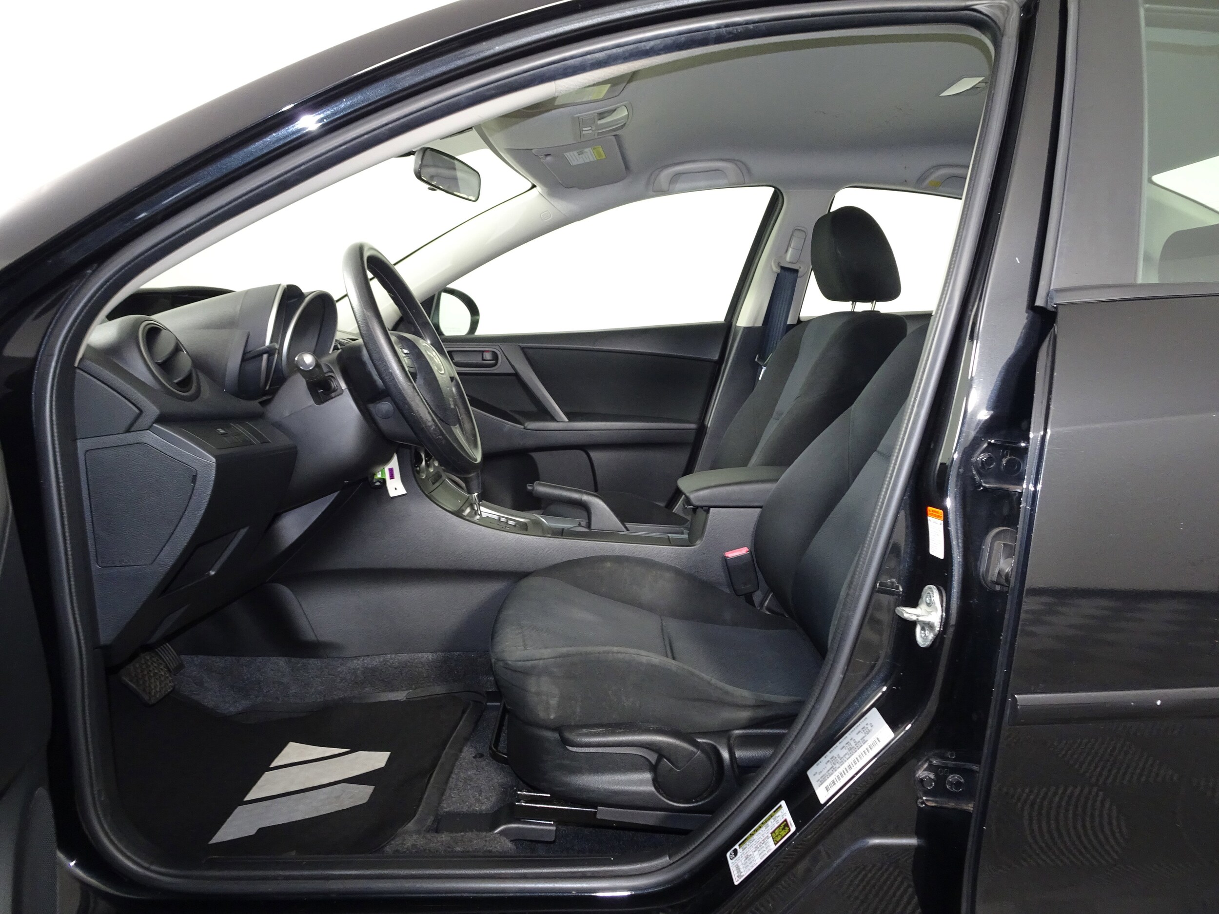 2011 Mazda Mazda3 i Sport Sedan photo 4
