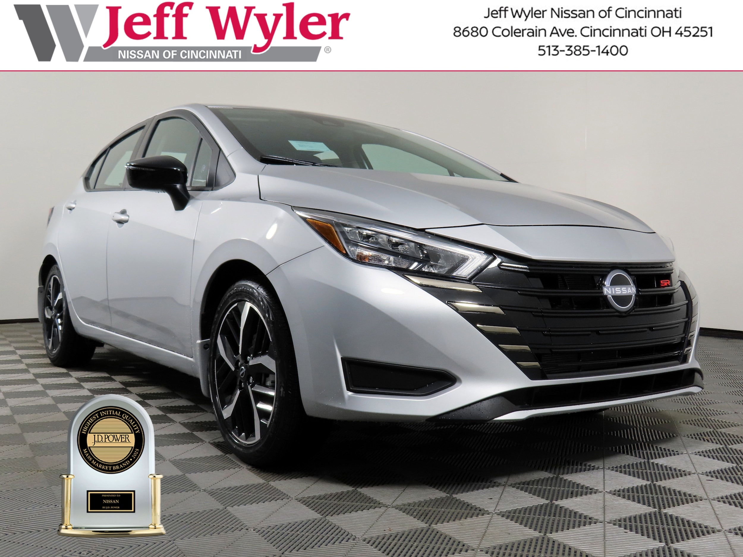 2025 Nissan Versa Sedan SR's photo