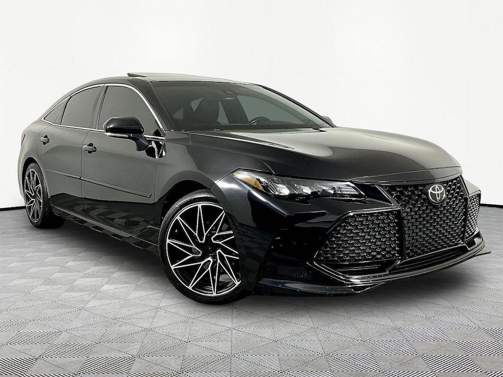 Used 2019 Toyota Avalon XSE Sedan