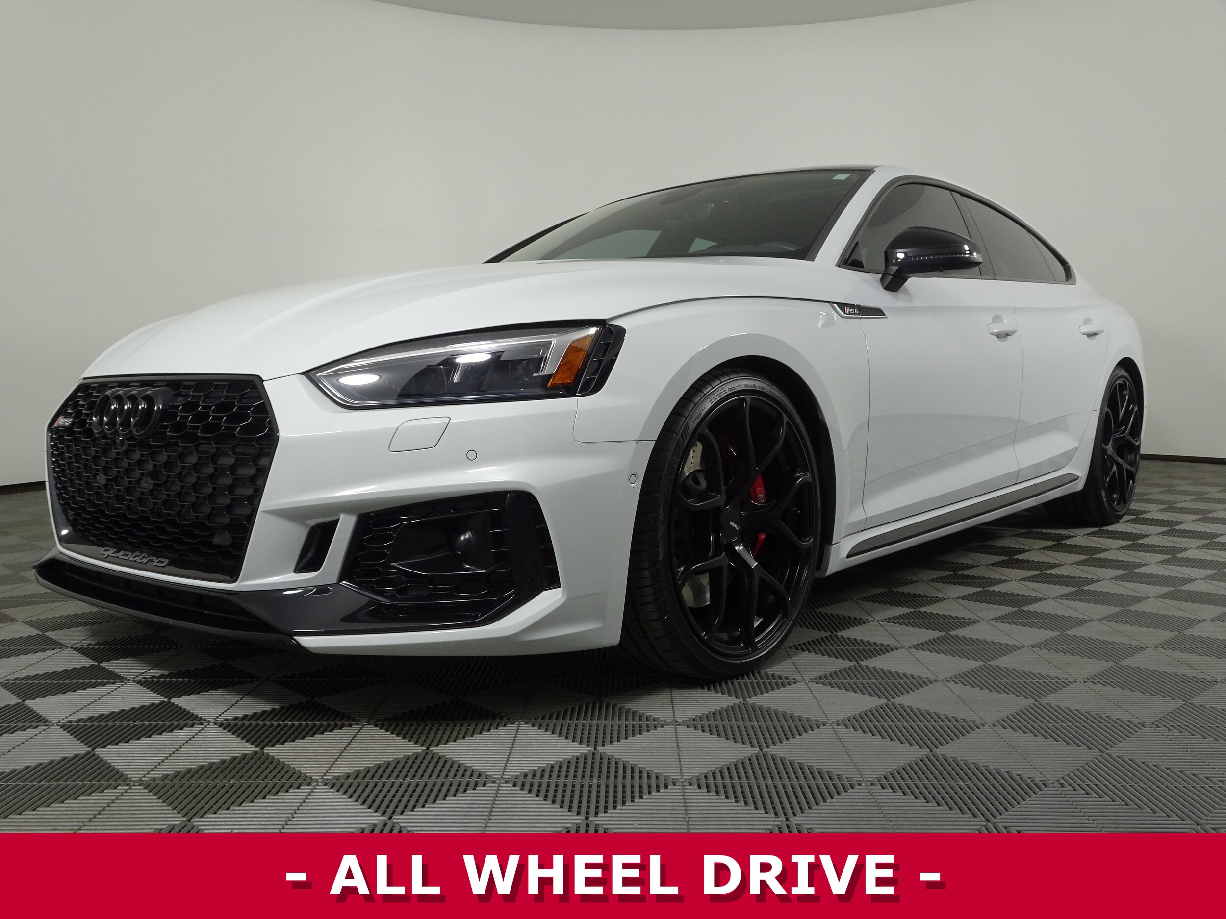 2019 Audi RS 5 photo 2