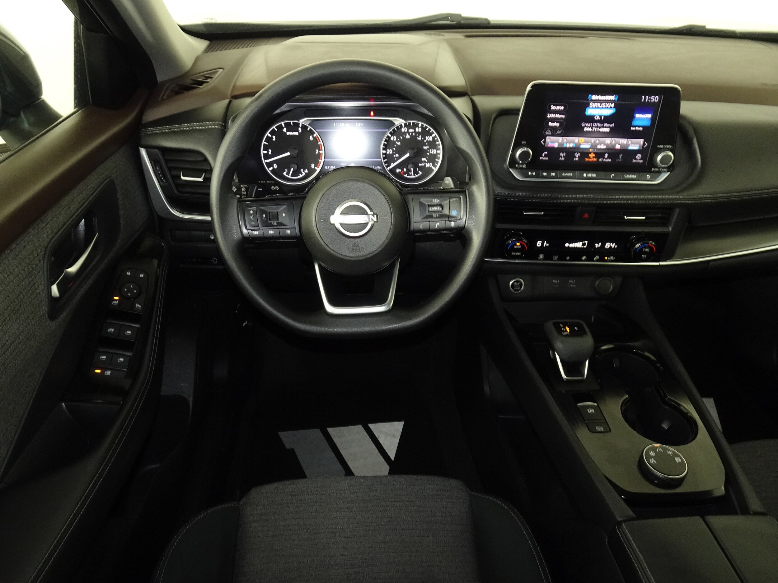 2023 Nissan Rogue SV photo 4