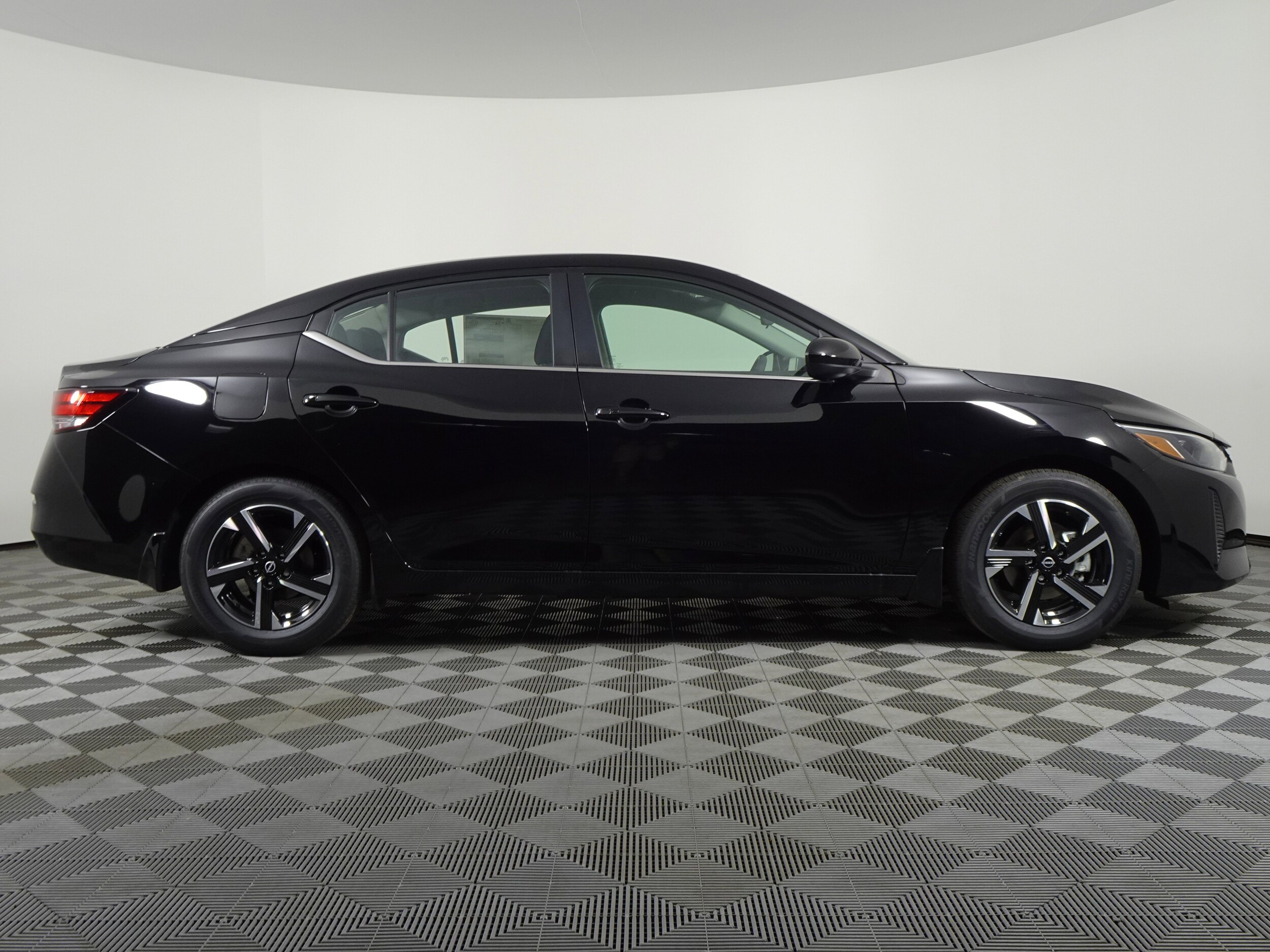 2025 Nissan Sentra SV photo 2