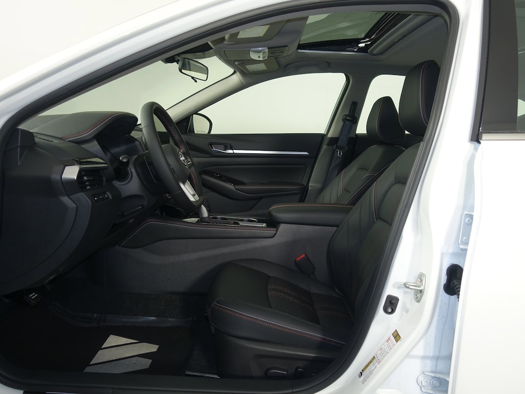 New 2025 Nissan Altima SR Sedan