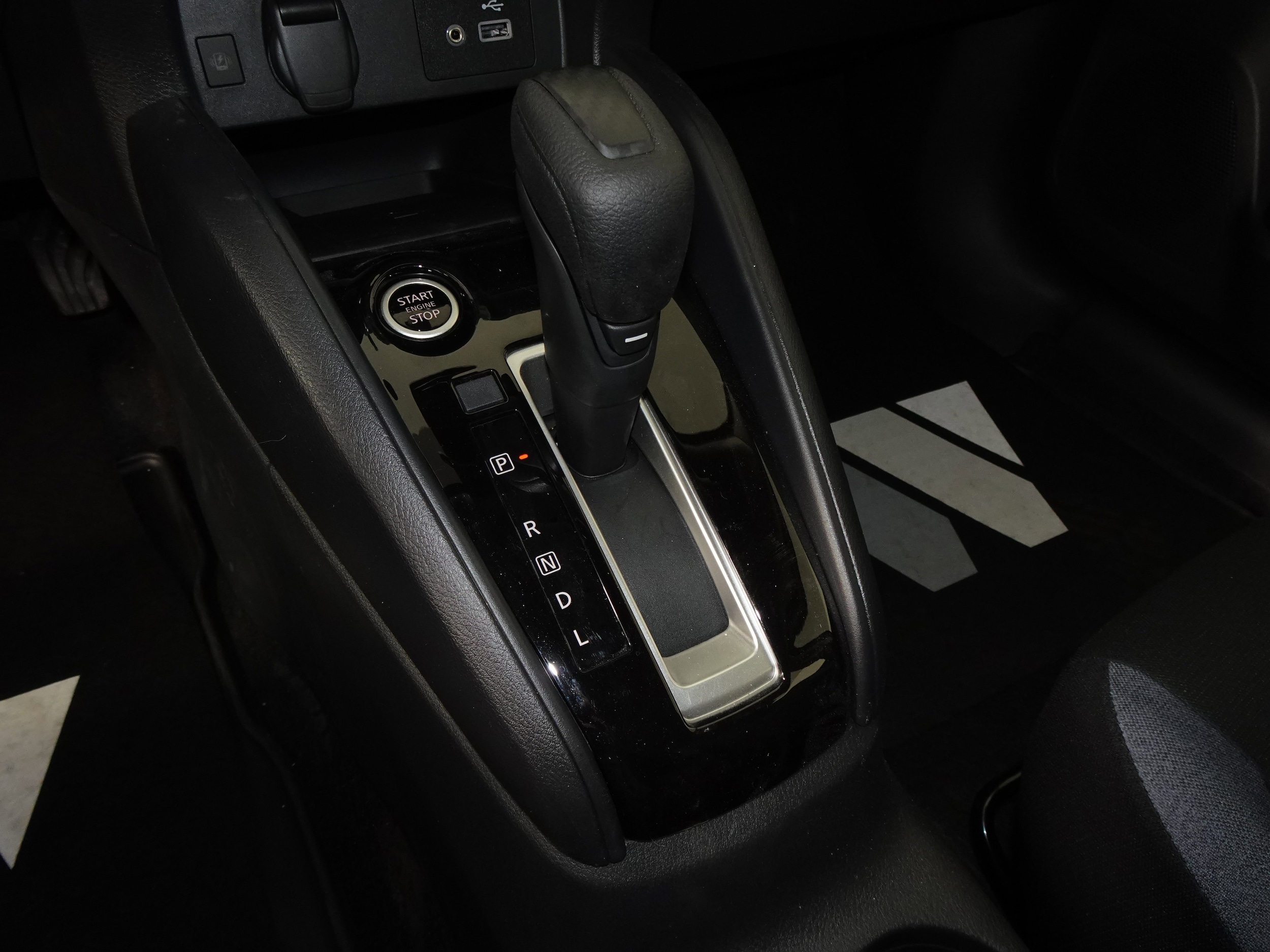 2025 Nissan Versa Sedan SV - Photo 21