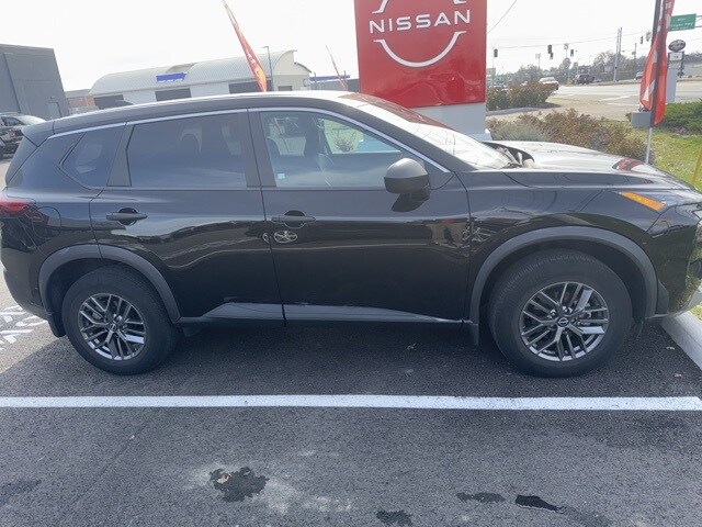 2023 Nissan Rogue S photo 3