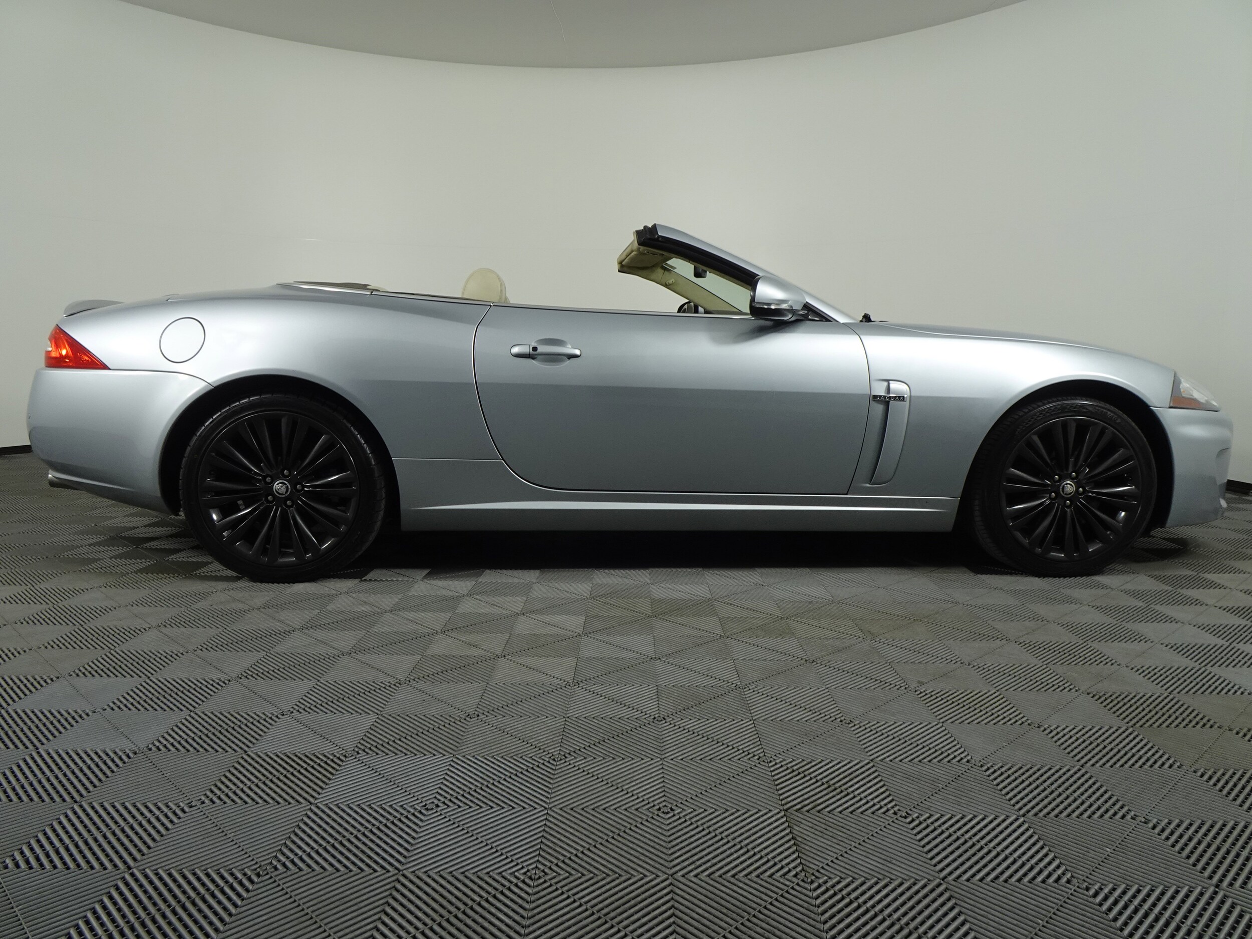 2010 Jaguar XK Base Convertible photo 2