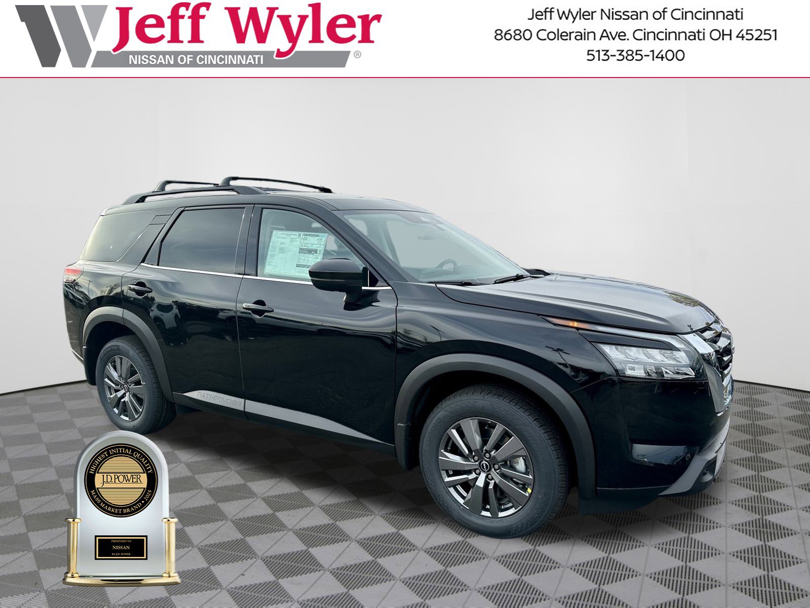 2025 Nissan Pathfinder SV's photo