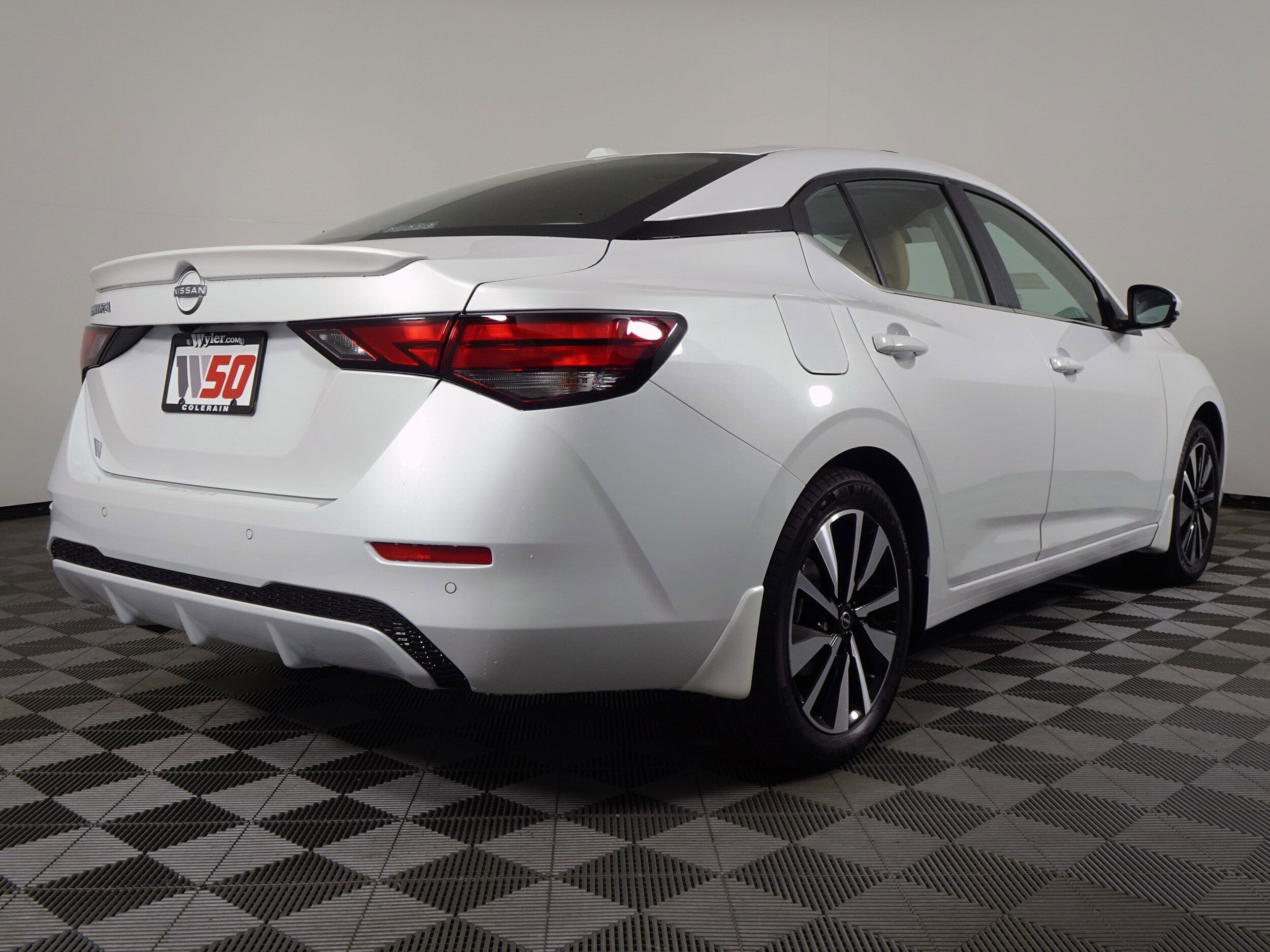 2025 Nissan Sentra SV photo 3