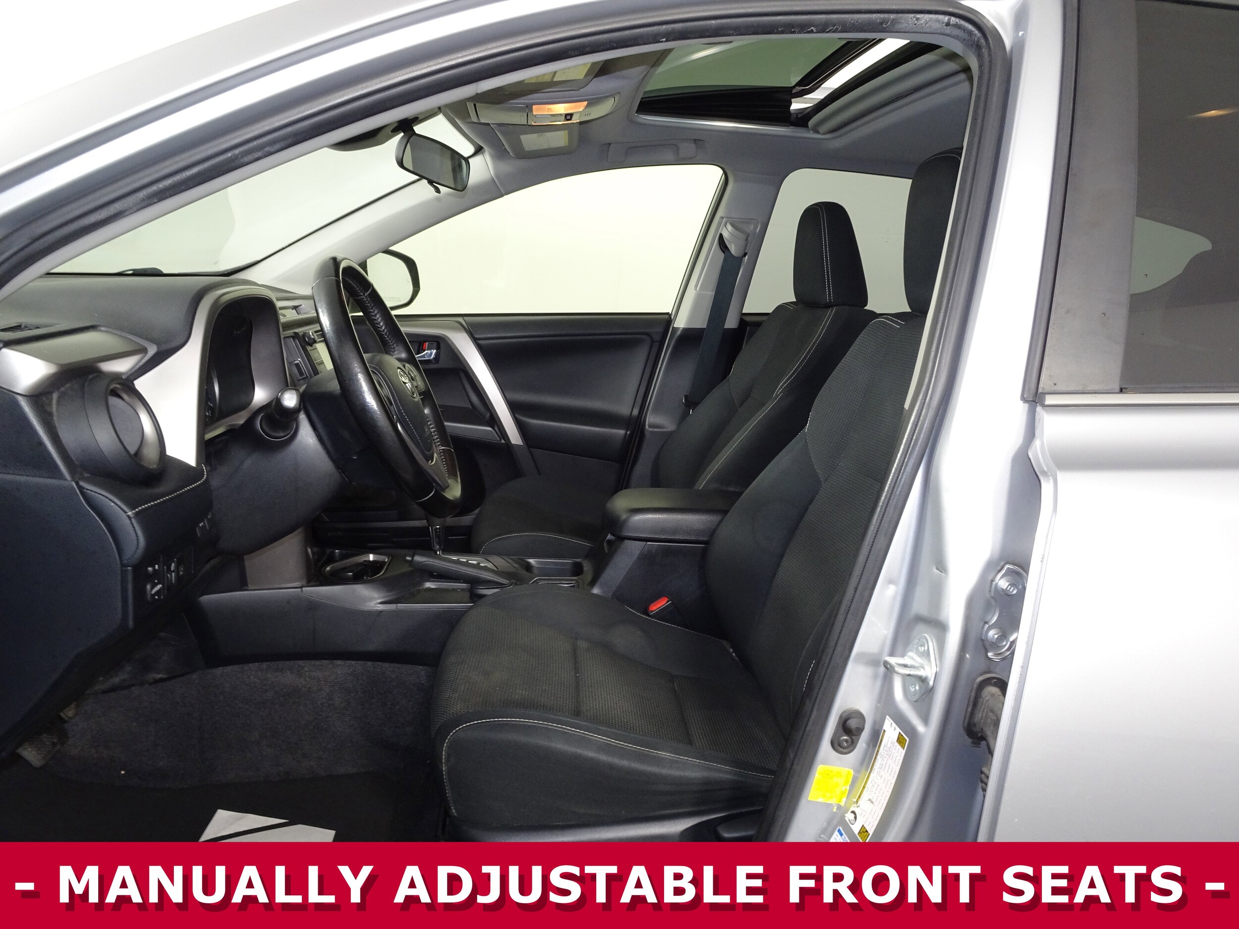 2018 Toyota RAV4 XLE photo 4