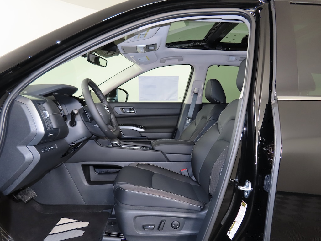 New 2026 Nissan Pathfinder SL SUV