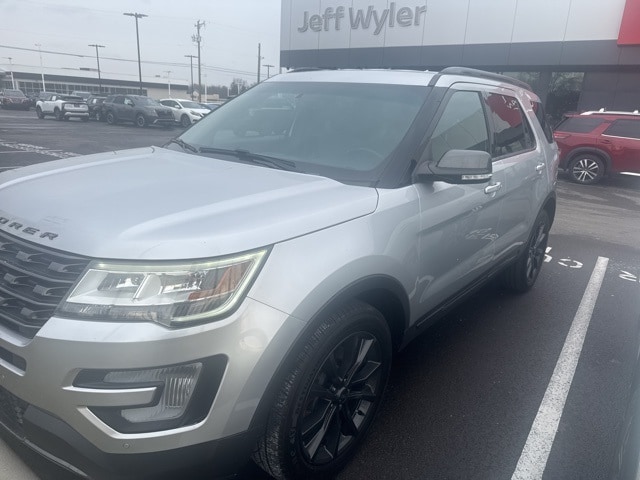 2017 Ford Explorer XLT's photo