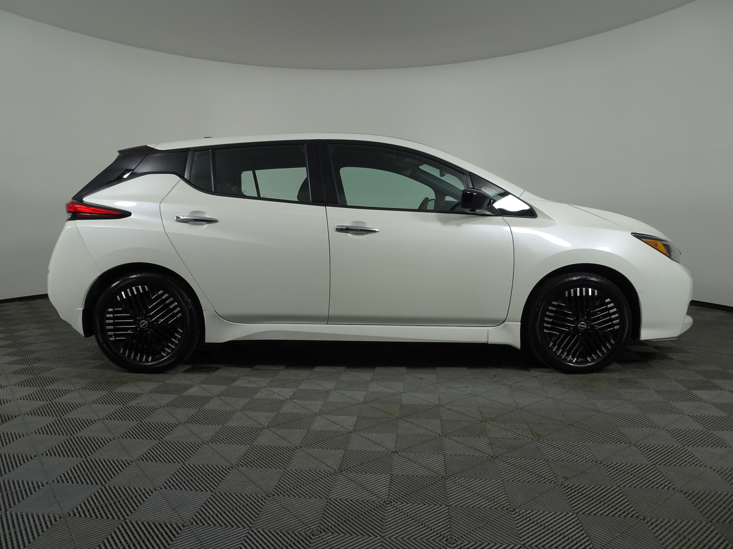 Certified 2023 Nissan Leaf SV Plus with VIN 1N4CZ1CV3PC562554 for sale in Cincinnati, OH